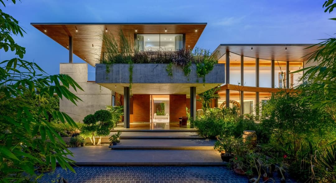 Family Home with Garden